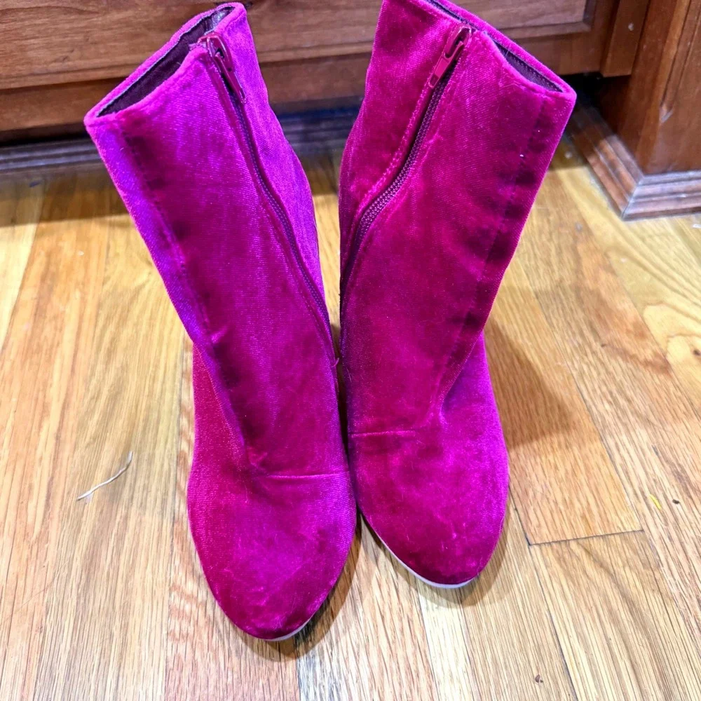 Just Fabulous Hot Pink Velveteen Chunky 4in Side Zip Booties Womens Size 6 - Picture 5 of 9